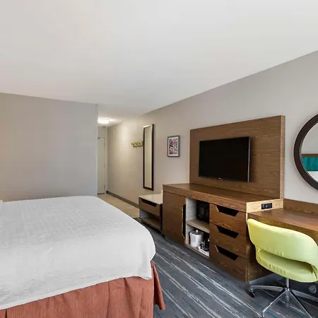 Hampton Inn Fort Collins-2